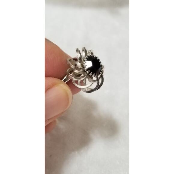 Sarah Coventry adjustable wore on inside bottom 1.1569 - Picture 8 of 10